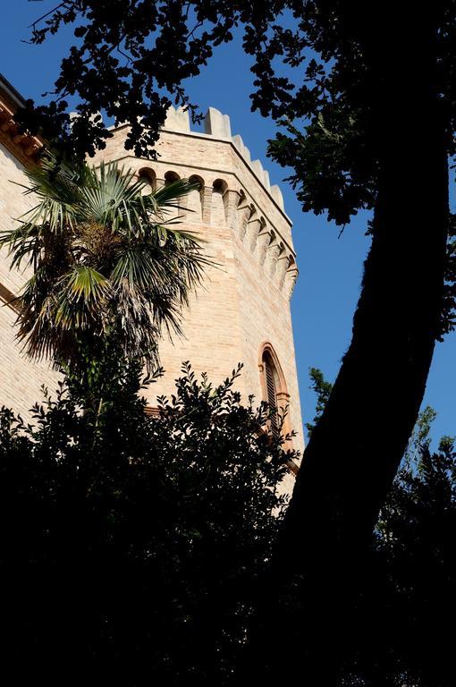 Castello Montegiove 4* Fano