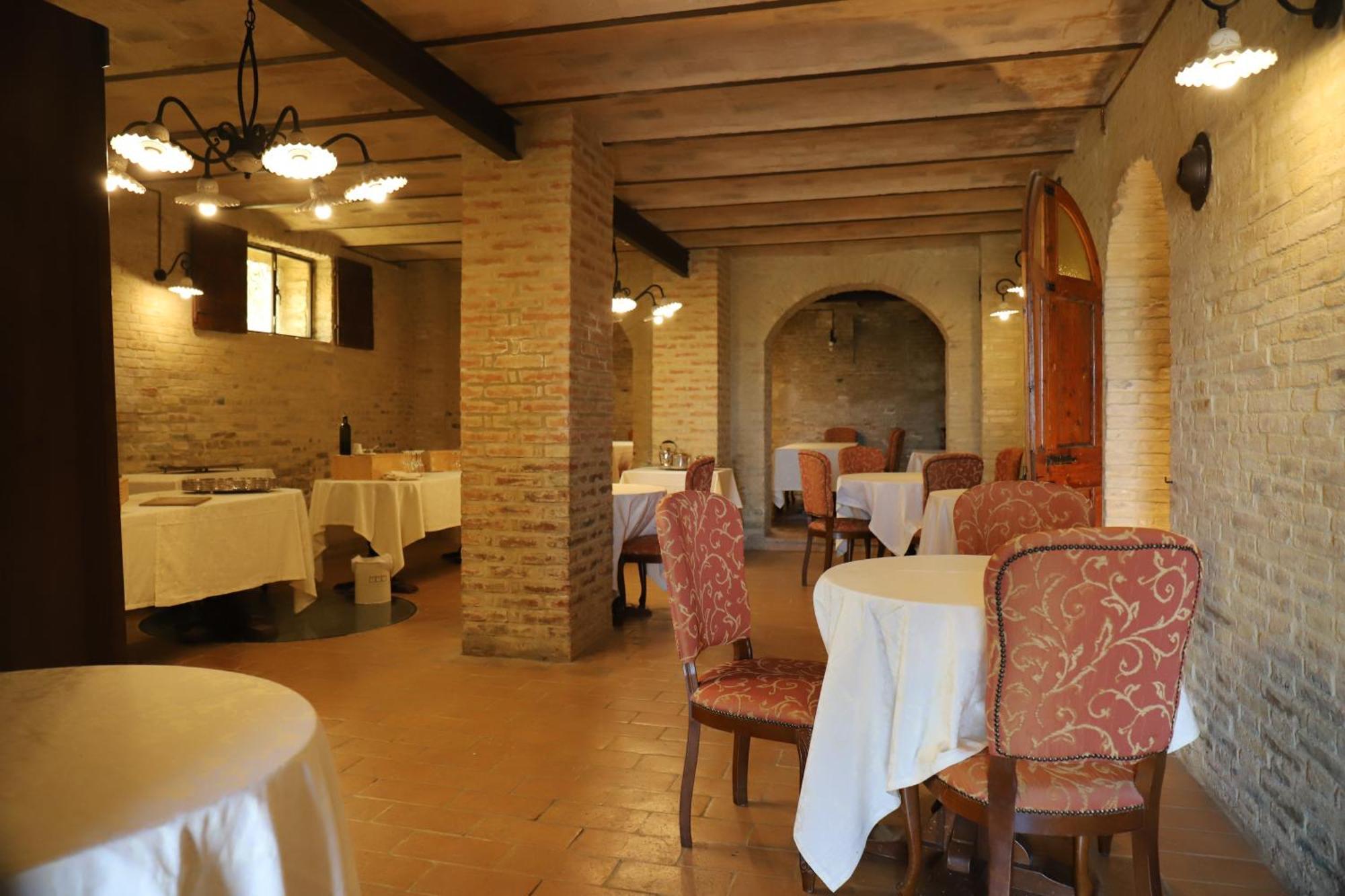 Castello Montegiove 4* Fano