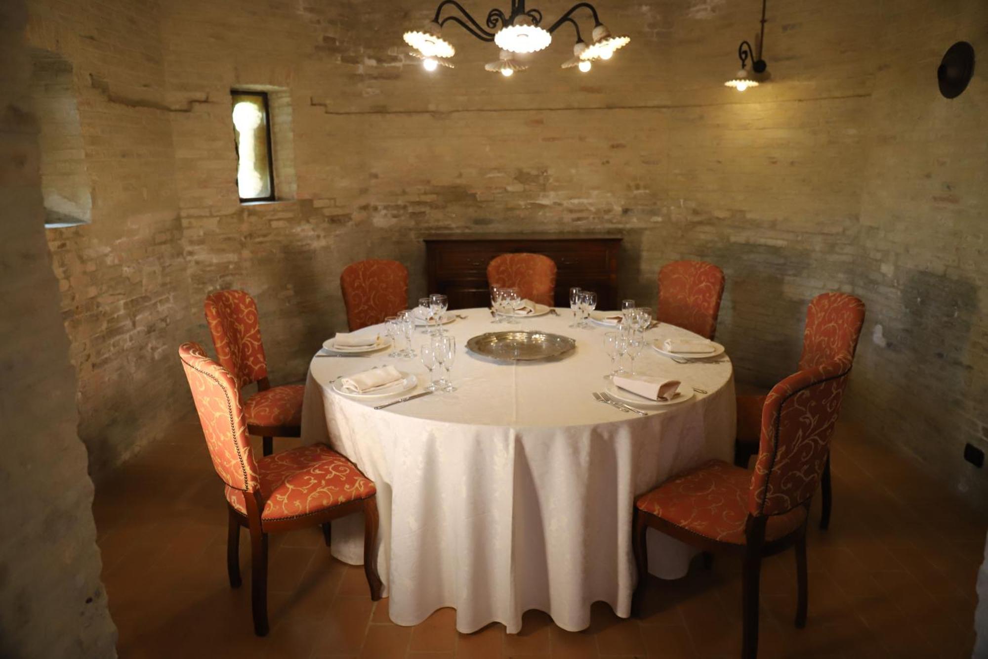 Hotel Castello Montegiove 4*