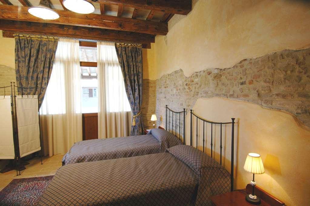 Hotel Castello Montegiove Fano