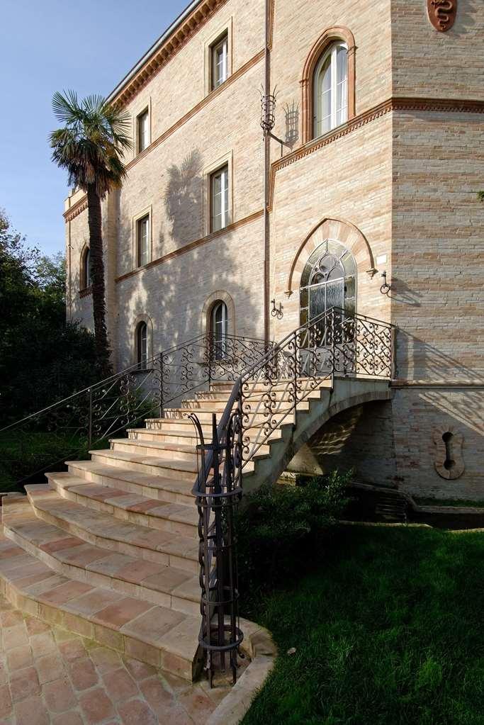 Hotel Castello Montegiove 4*