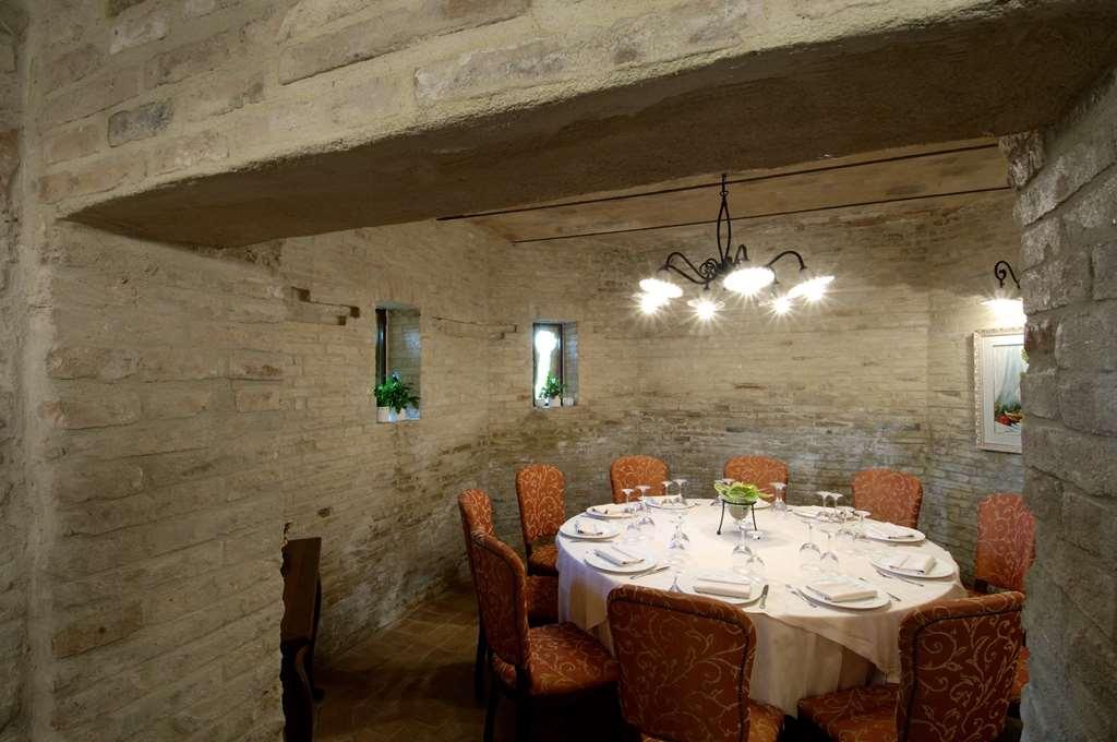 Castello Montegiove 4* Fano
